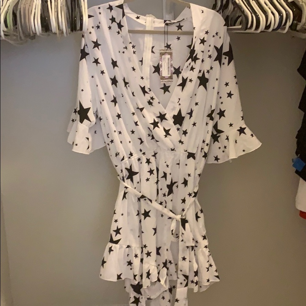 Boohoo Plus Star Ruffle Romper US 20 tags